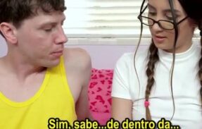 Comendo a Aluna Nerd da Escola – Porno Carioca
